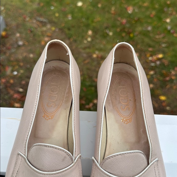 Tod’s Cream Loafers - Picture 3 of 16